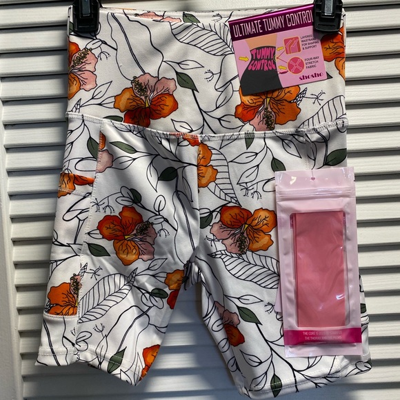 SHOSHO Medium Floral Active Biker Shorts Cell Pocket High Waist - Picture 7 of 10